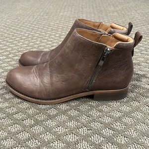 Franco Sarto - Women’s Distressed Leather Ankle Bootie - Size 7 M